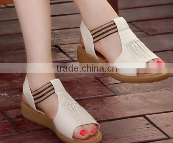 famous european fashion designers Roman shoes