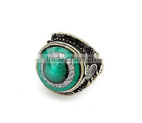 Good quality antique wedding style Vintage Estate Ruby Emerald Gems Ring