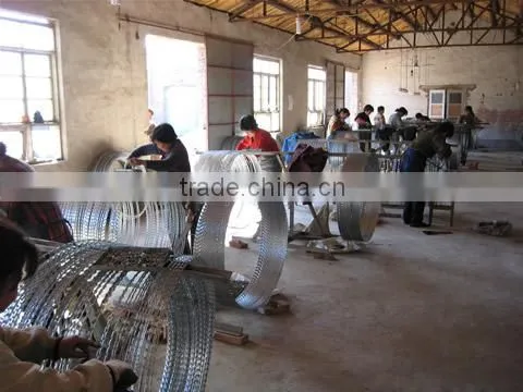 Higher security galvanized Razor barbed metal wire(supplier)
