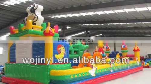 Attractive Inflatable jumping castle with slide