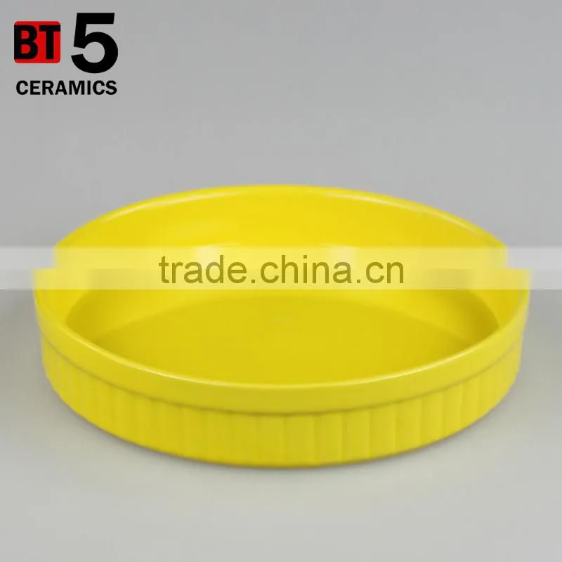 round ceramic baking pizza dish