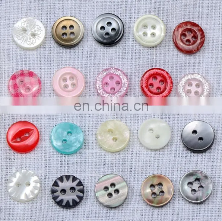 2016 fashion 2/4 hole colorful button wholesale resin button