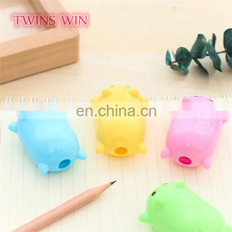 2018 cute korean stationery candy color bear plastic pencil sharpener for school students kids manual pencil sharpener
