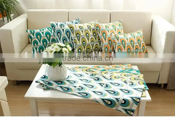 2014 New Design Green Peacock Polyester Silk Classic Table Runner