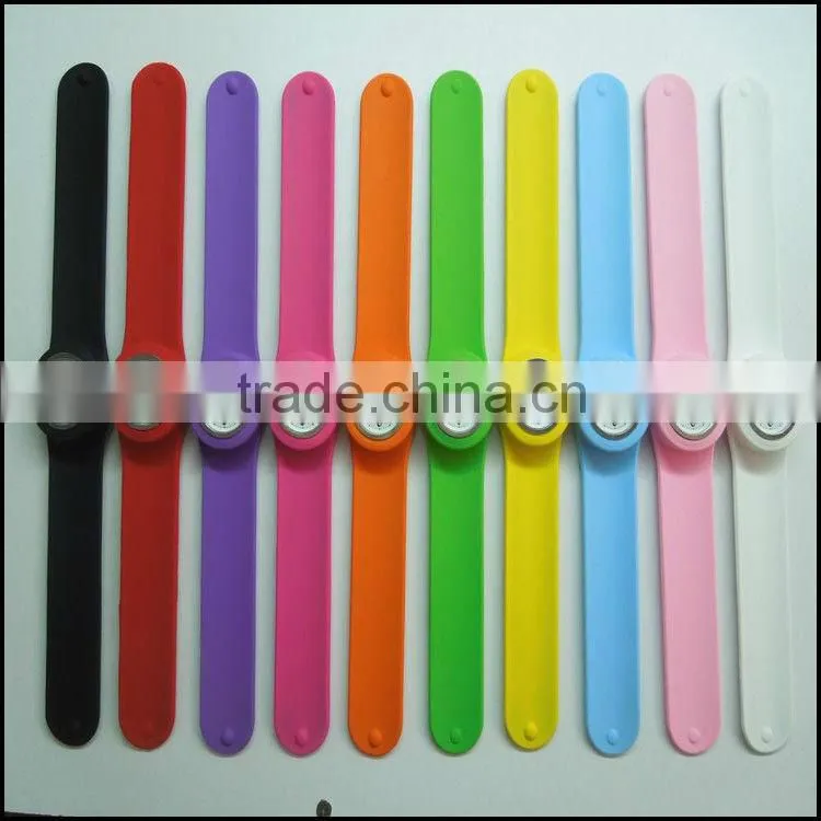 Novelty customized design silicone slap watch