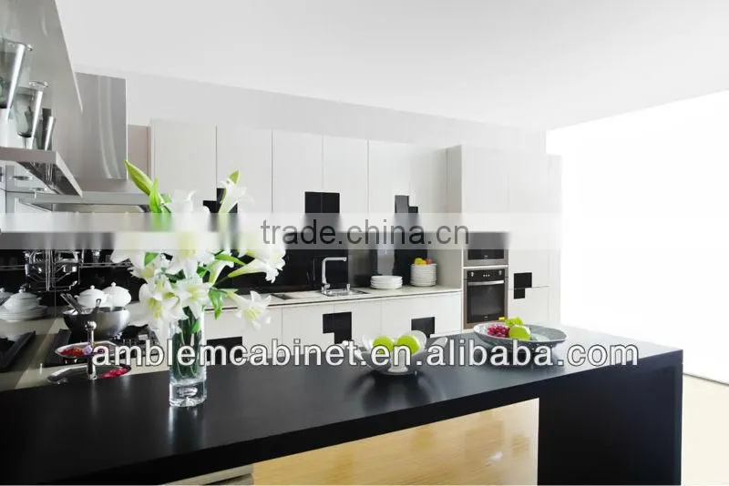 high glossy lacquer kitchen cabinet