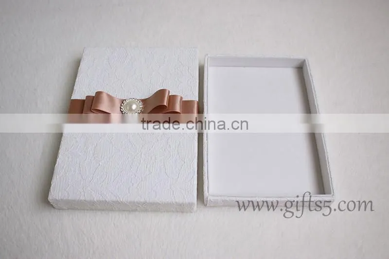 Customized white silk Wedding Invitation Boxes Wholesale