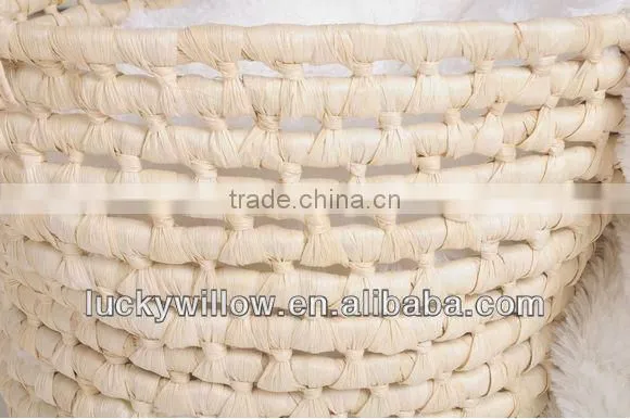 make corn husk storage basket with handle for gift&toys&food