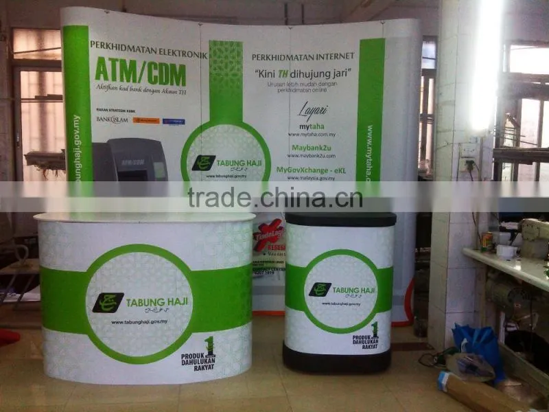 trade show curved fabric pop up display