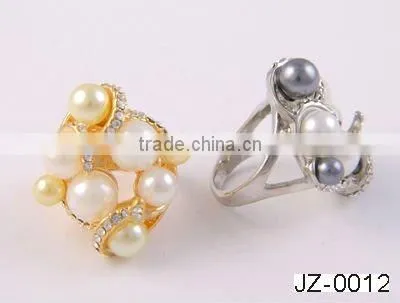 Women's Gender and Gold Jewelry Main Material emerald ring