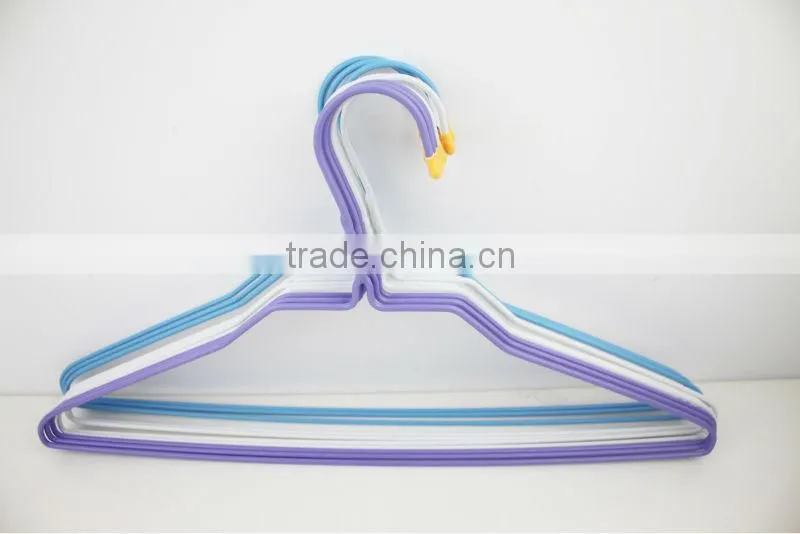 GS6105 Durable plastic PE coated wire clothes hanger (8pcs)
