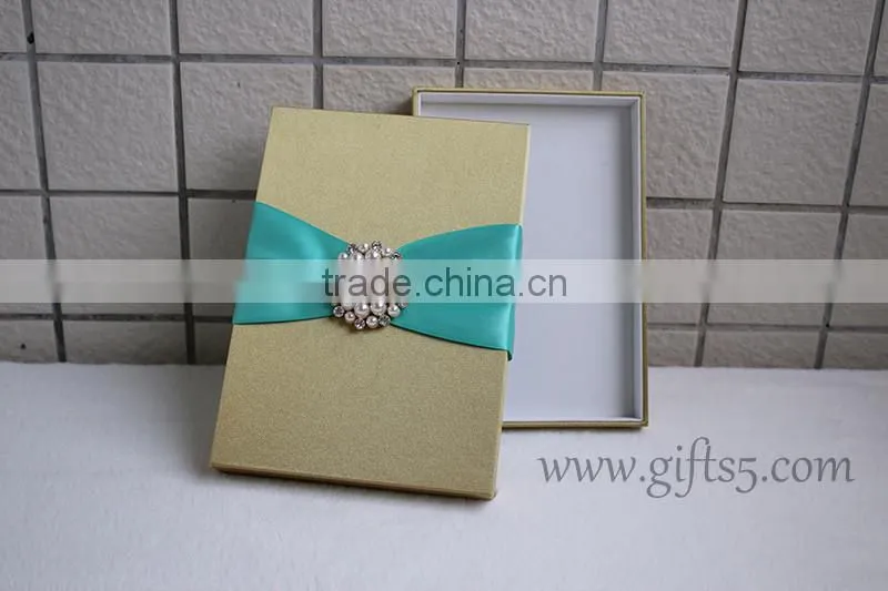 Elegant wedding invitations box