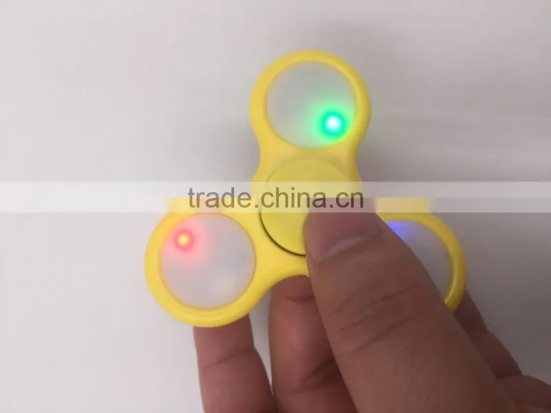 2017 Hot sales !!!Factory price hand spinner fidget spinner with flashing Glow