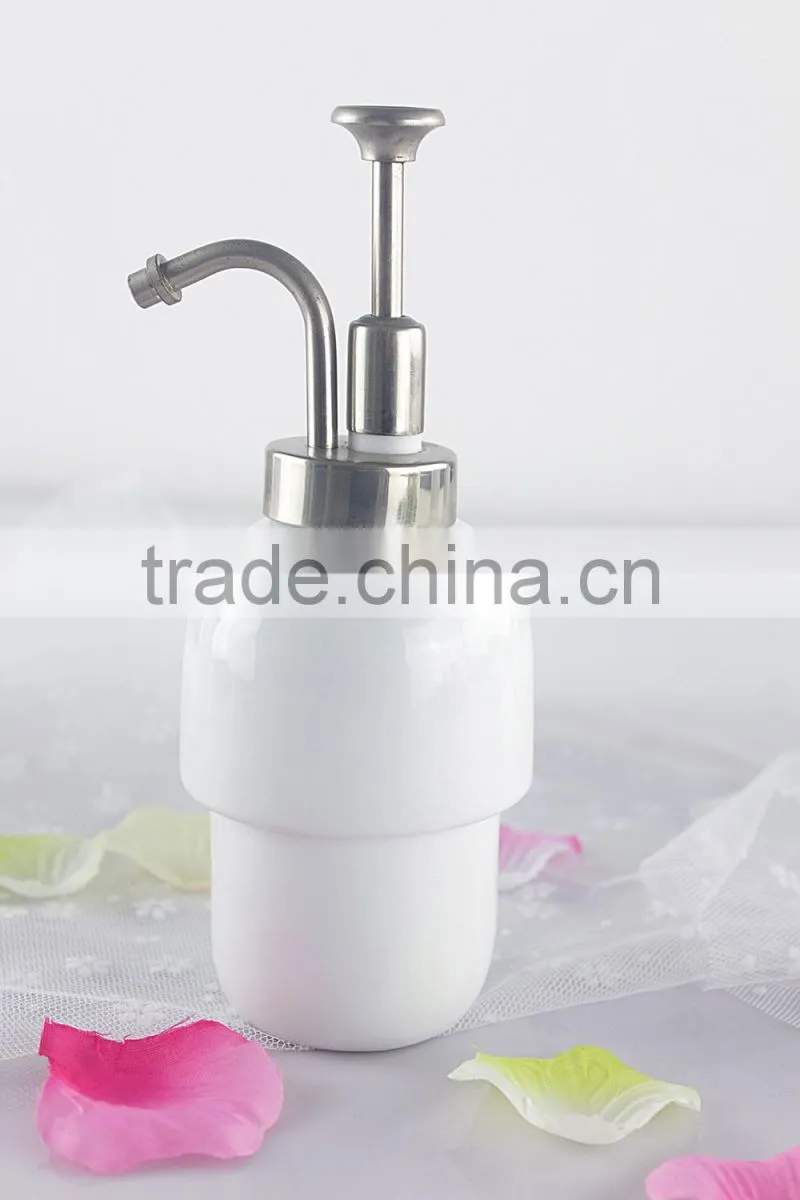 Factory wholesale hotel porcelain bathroom accessories, ceramic bath accessories
