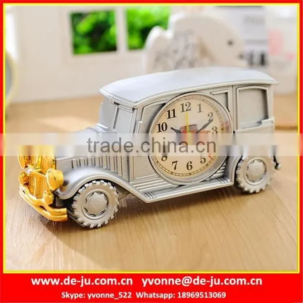 Plastic Simulation Vintage Car Clock