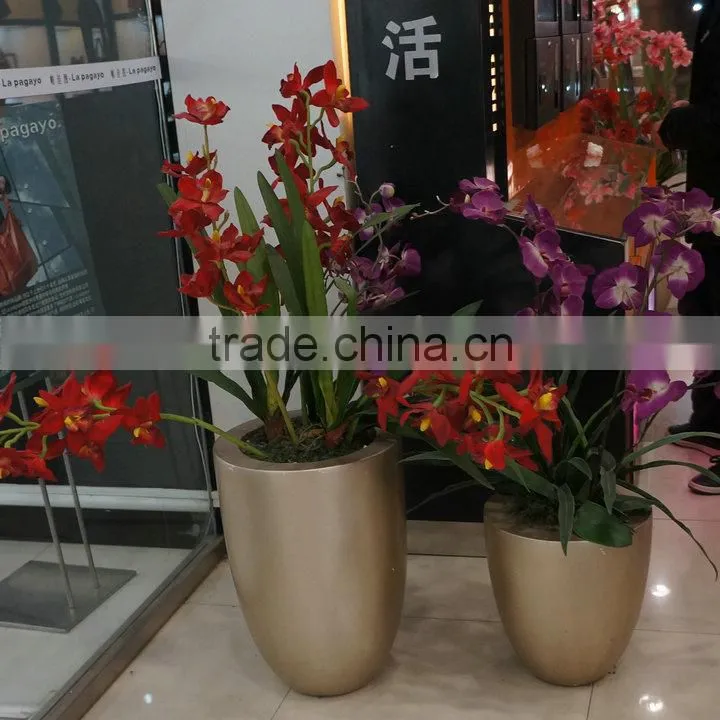 Giant round modern planter