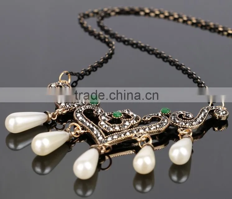 Europe and the United States Style Hollow Out Diamond Flowers Necklace Set