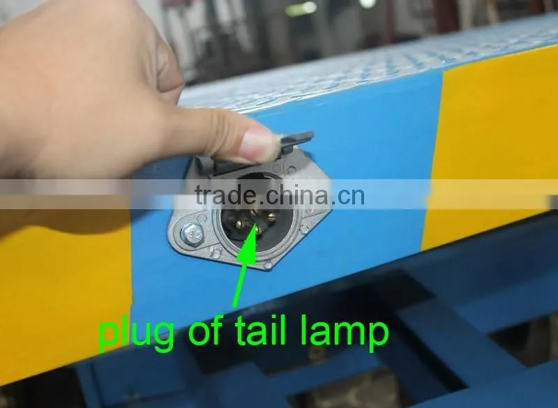 Transport flatbed trailer