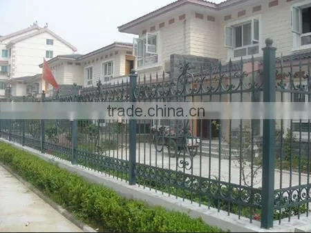 2012 Top-selling modern handmade iron fence for garden