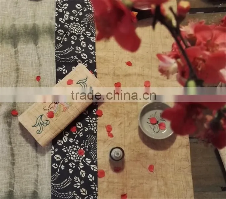 Ramie Fabric combined with horsetail-based embroidery Woman Wallet