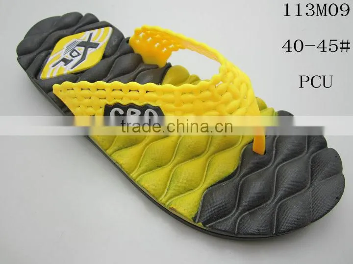 New Designed Men Beach Slippers in Flipflops