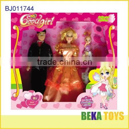 good quality roca doll with her happy family dolls