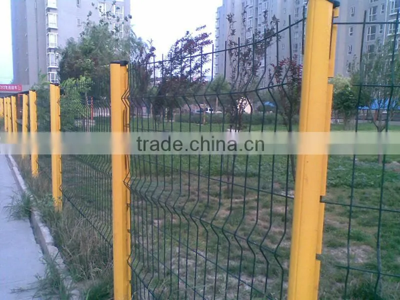 green vinyl coated welded wire mesh fence supplier