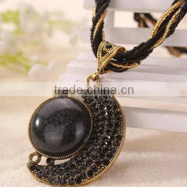 2016 Fashion National Style Moon Design Rhinestone Necklace