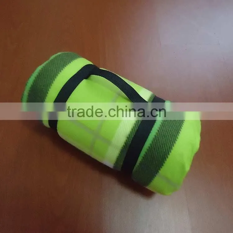 polar fleece printed check pattern roll up with pp webbing aluminium foil travel hiking blanket