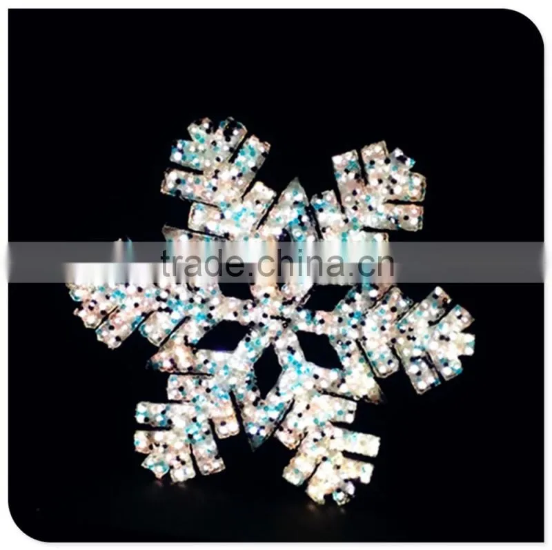snowflake motif holiday decorative light