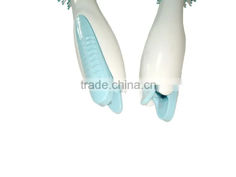 Professional plastic hair brush with clips