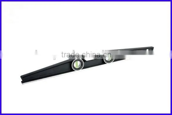 Magnetic spirit level with retractable hanging hook