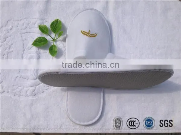 Wholesale soft hotel plush material slipper closed toe with EVA sole