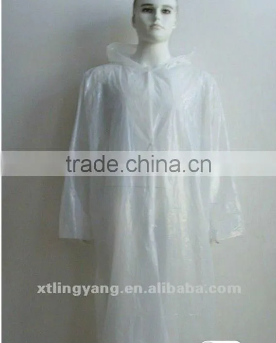 Disposable white long sleeve good quality PE visit coat /raincoat