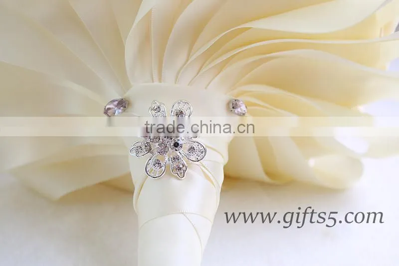 Elegant Lovrly white and pink wedding bouquet with Crystal bead curtain