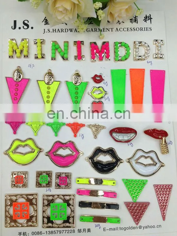 hot sell colorful lip pendant metal garment accessories sew on neckline or pin on or nail on clothing bags or shoes