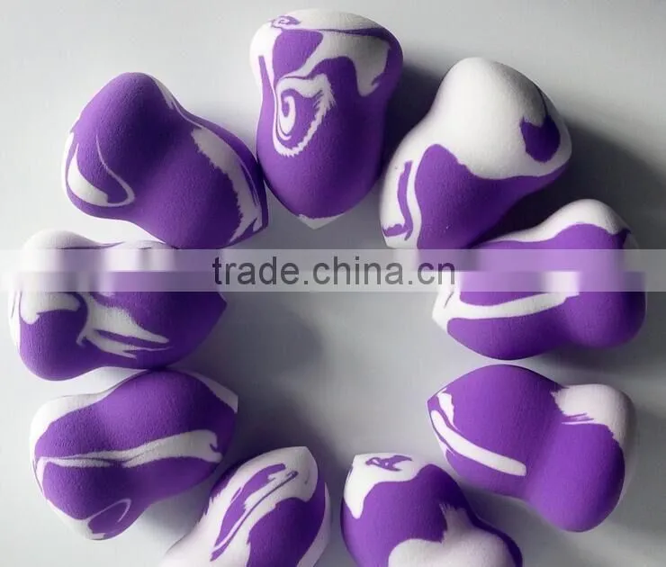 Convenient portable case is perfect for cosmetic bag storage Natural latex sponge heart shape Makeup sponge