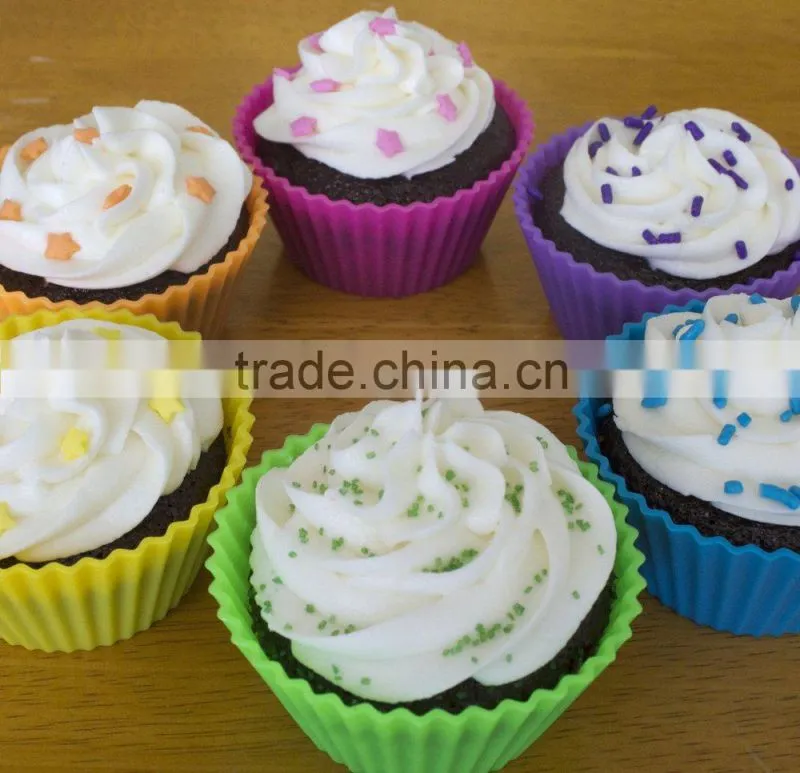 Plastic cake decorating supplies made in China