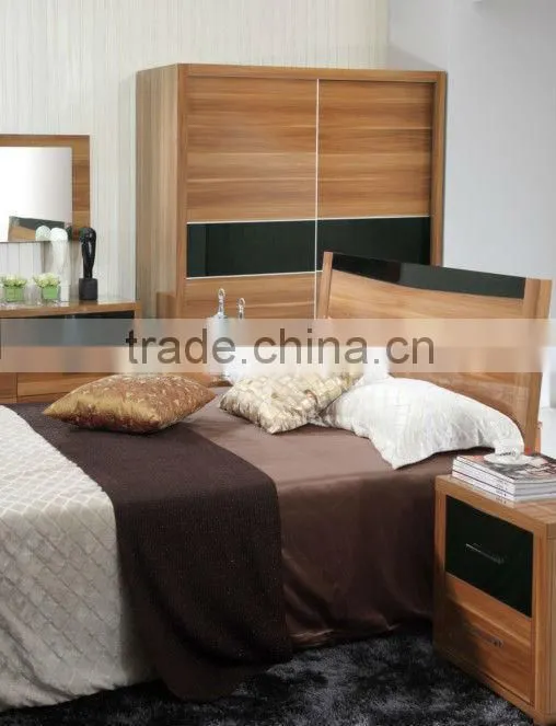 Modern sliding door wardrobe
