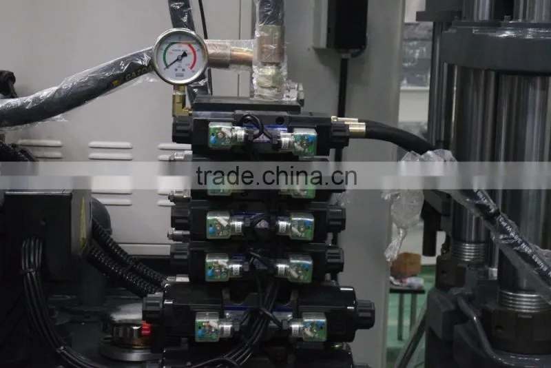 Vertical Single Station 2000CC Rubber Injection Molding Machine