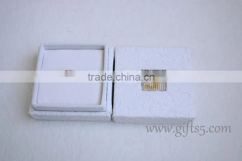 Personalized engagement ring box with beaded name plate of J