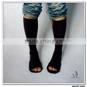 Various matched socks