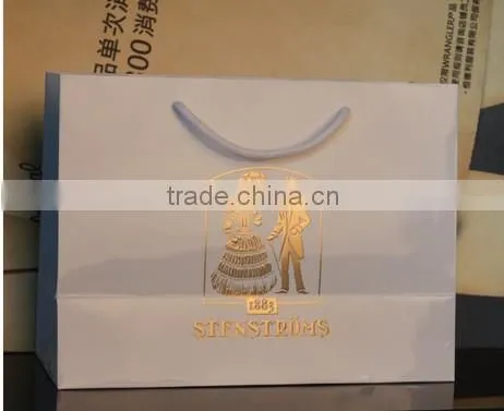Matte lamination and hot stamping good quality shopping paper bag with handles
