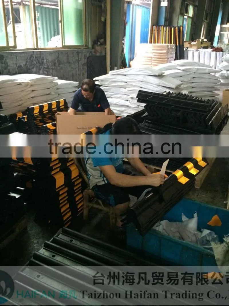 High strength round corner guard with yellow stripe/ Rubber Column protector/reflective wall corner guard for parking