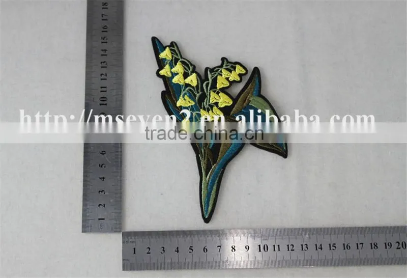 cheap price factory wholesale professional customized applique embroidered patches flower shape for clothing