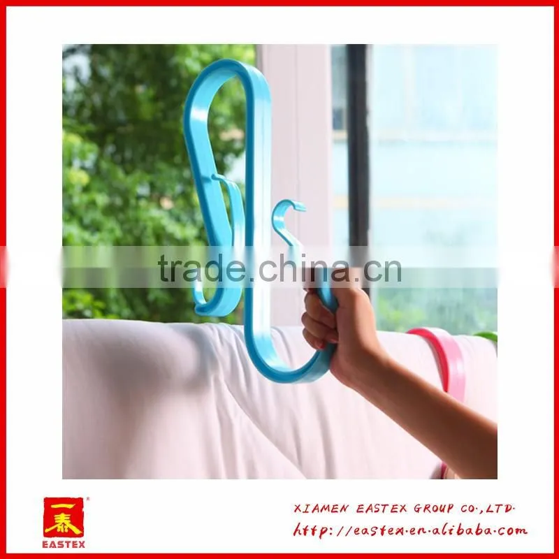 Extra strong and multipurposed S shaped quilt and pillow fixation hanger hook
