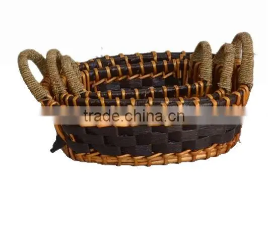 flat wicker tray