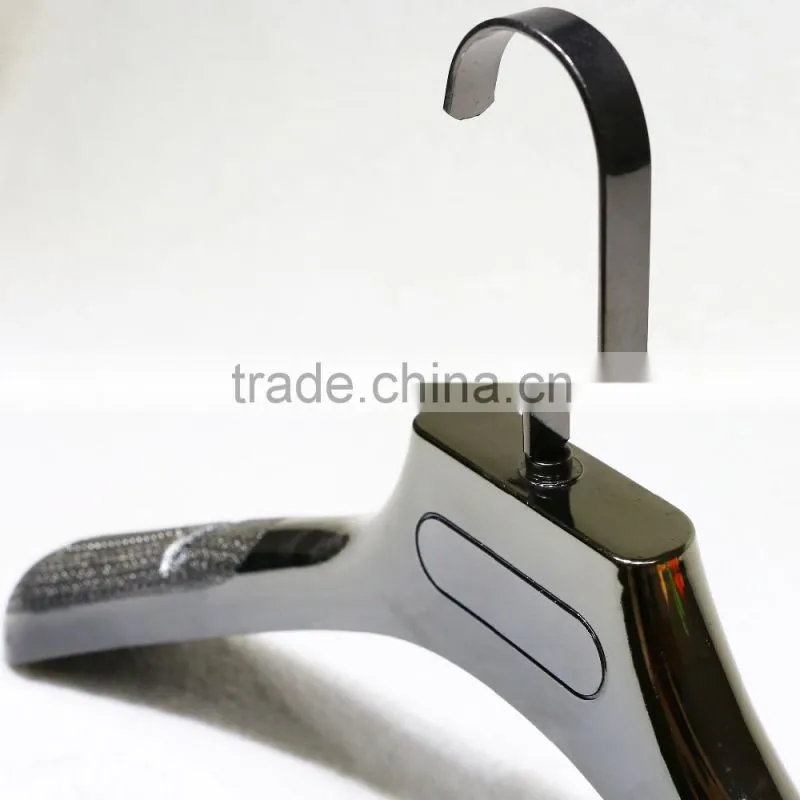 Electroplating brown plastic cloth hanger