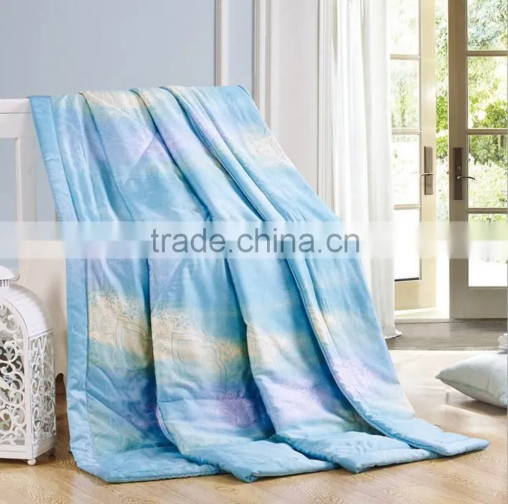 2015 luxury China king size 3d flower silk duvet, cheap cotton patchwork quilt lightweight summer bedspread