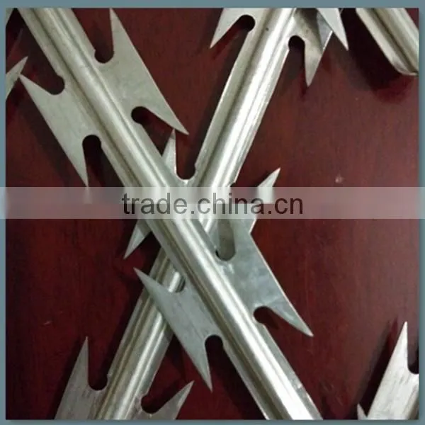 China metal enclosure grills high security square hole razor mesh panels road field fence wire dividers with sharp razor